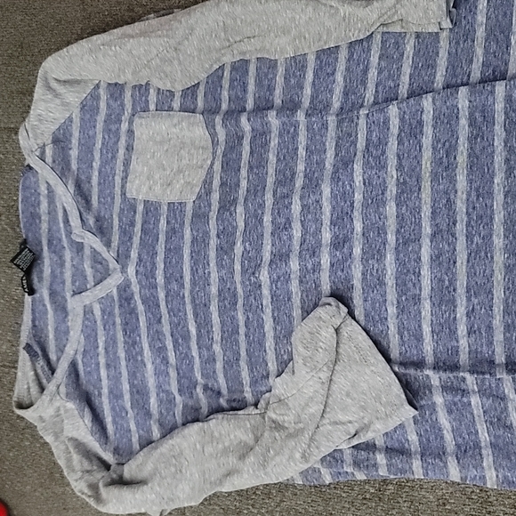 Tee shirt - Picture 1 of 2